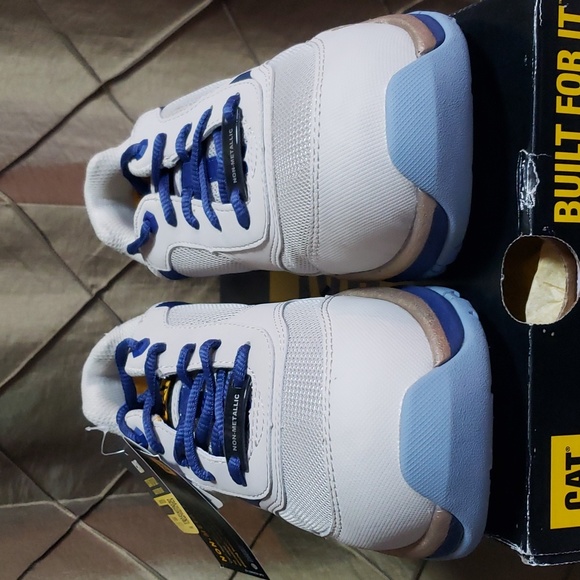 NWT- Caterpillar ‘Quake’ Safety Shoe w/Composite Toe - Picture 9 of 11